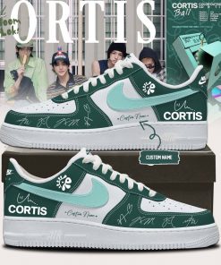 CORTIS ”COLOR OUTSIDE THE LINES” Limited Edition Signature